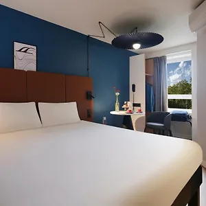 3* Hotel Ibis Pont Jumeaux
